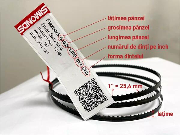 Eticheta de pe pânza Simonds: lățime × grosime × lungime (6 × 0,5 × 1400 mm), numărul de dinți pe inch și forma dintelui (6 Skip), alături codul QR pentru o nouă comandă.